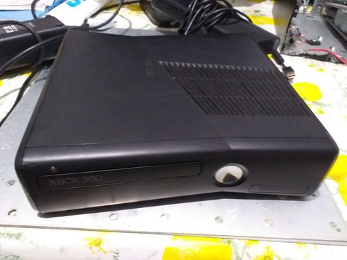 Xbox 360 slim - 360,